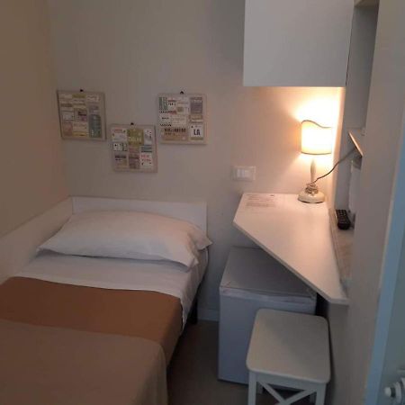 Small Single Room ローマ エクステリア 写真