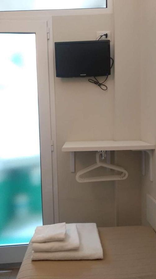 Small Single Room ローマ エクステリア 写真